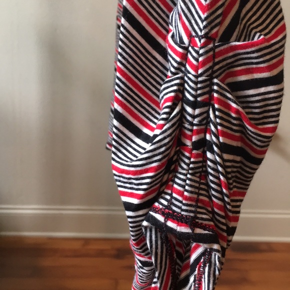 Sleeveless Striped Tunic Top - Picture 3 of 3